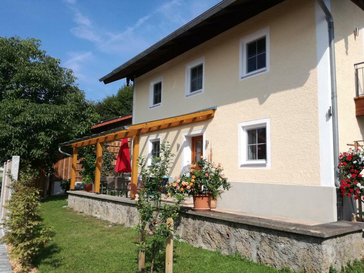 Landhof Ella - Ferienhaus Vor Den Toren Salzburgs Petting Esterno foto